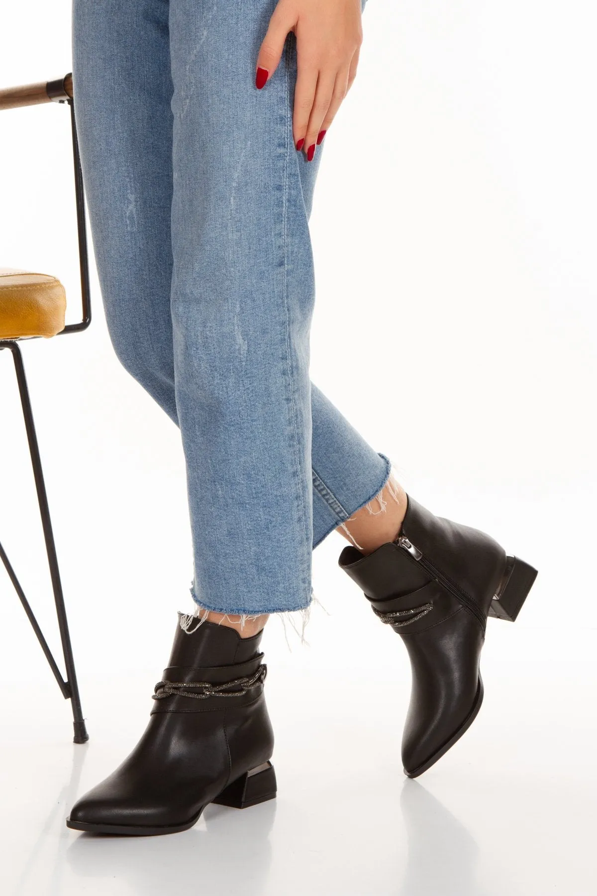 Women's Stylish Short Heeled Boots